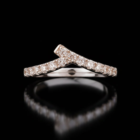 Bague Chevron Pavé — Moissanite D VVS1 | Argent 925 | Empilable