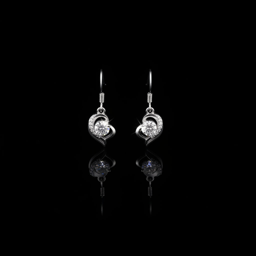 Boucles d’Oreilles Pendantes Cœur Pavé Zircon – Plaquées Argent