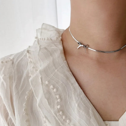 Collier Choker Nœud Minimaliste Plaqué Or 18k
