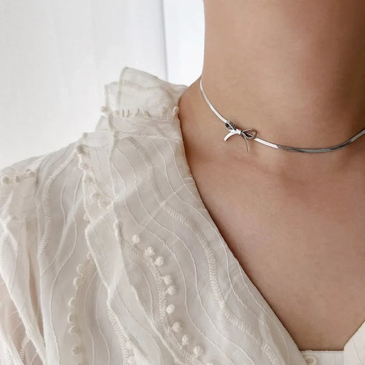 Collier Choker Nœud Minimaliste Plaqué Or 18k