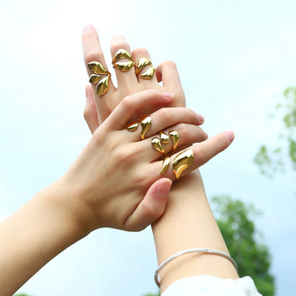 Bague Sculptée Dorée – Acier Inoxydable Plaqué Or 18K
